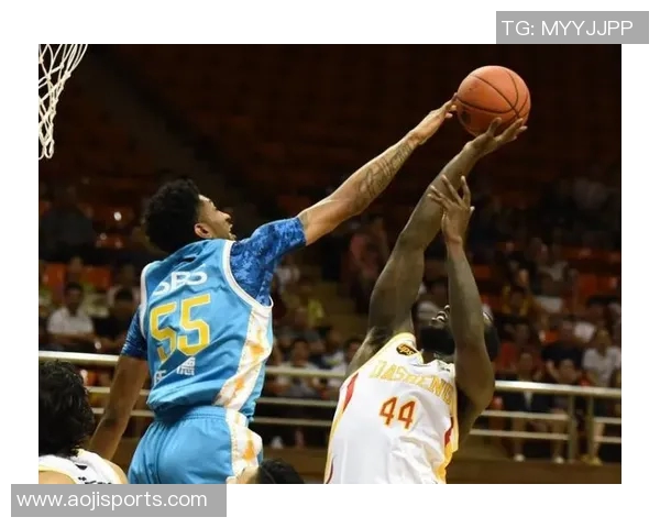 少女在父亲离世后奋发图强成为足球明星的励志故事