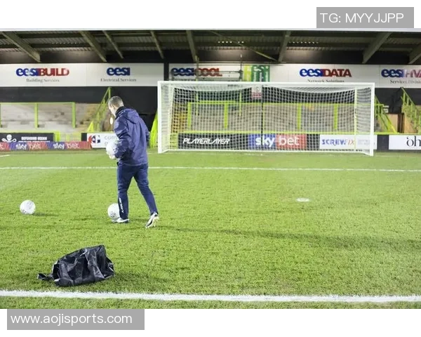 足球明星进场时的行李揭秘与背后故事分享